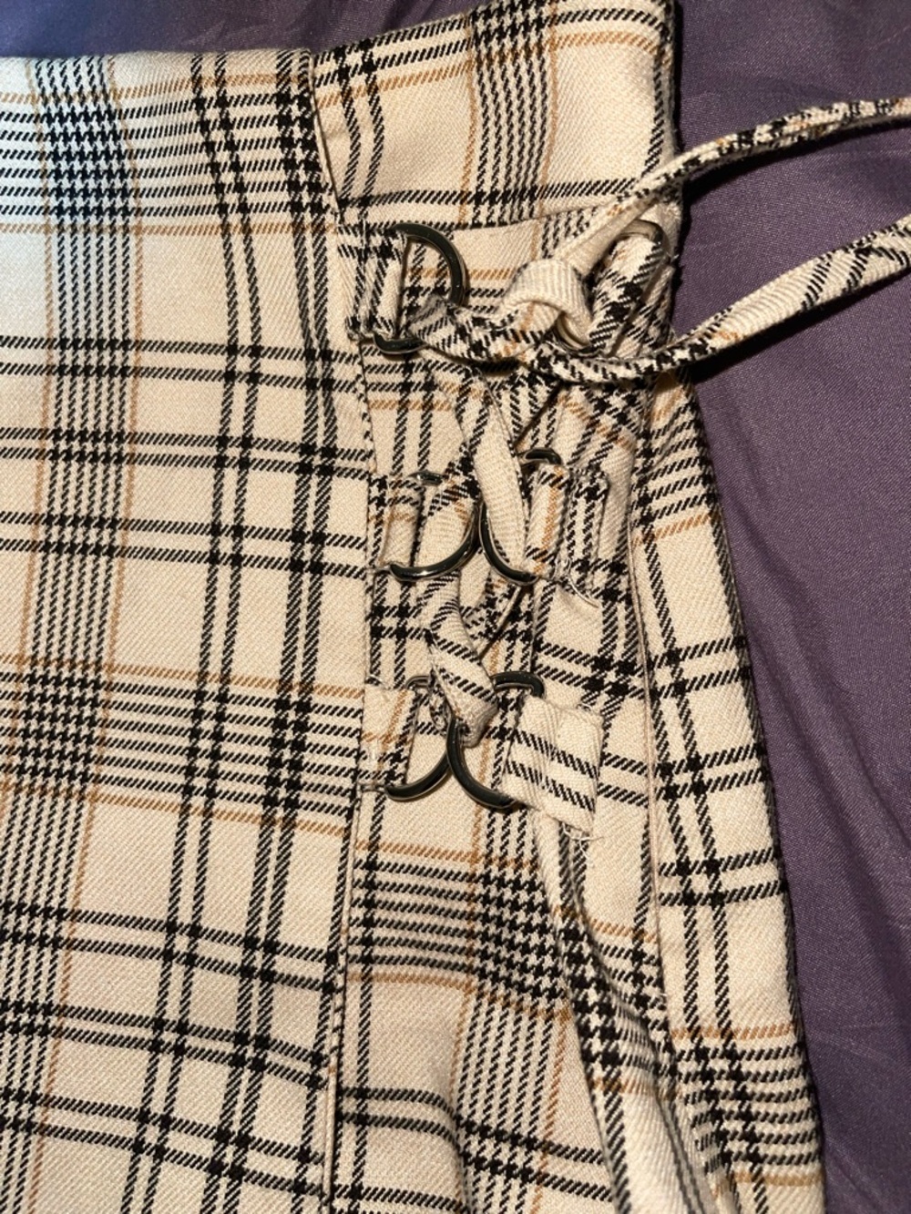 Bershka Cream Plaid Asymmetric Mini Skort with Side Lace-Up Detail - Picture 7 of 10